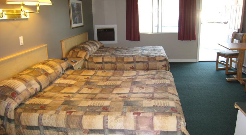 Econo Lodge Golden Room photo